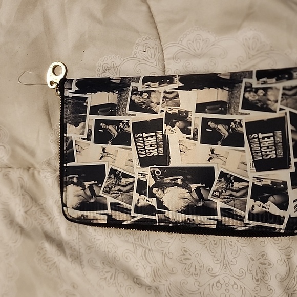 Victoria's Secret card case - Picture 5 of 5